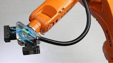 KUKA ready2_grip機(jī)器人助力物料搬運(yùn)：預(yù)配置且可靠的應(yīng)用包